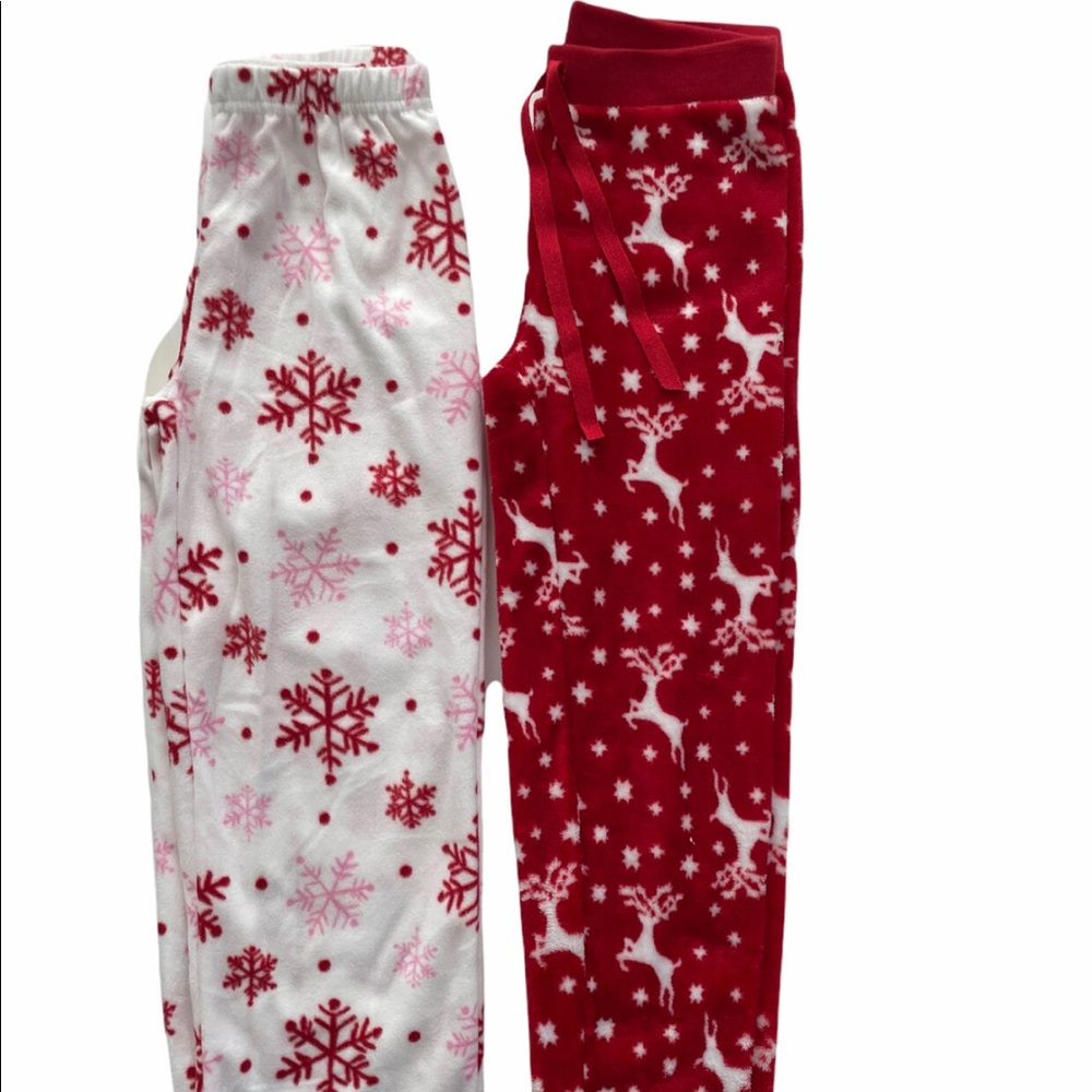 Holiday print fleece pajama pants!